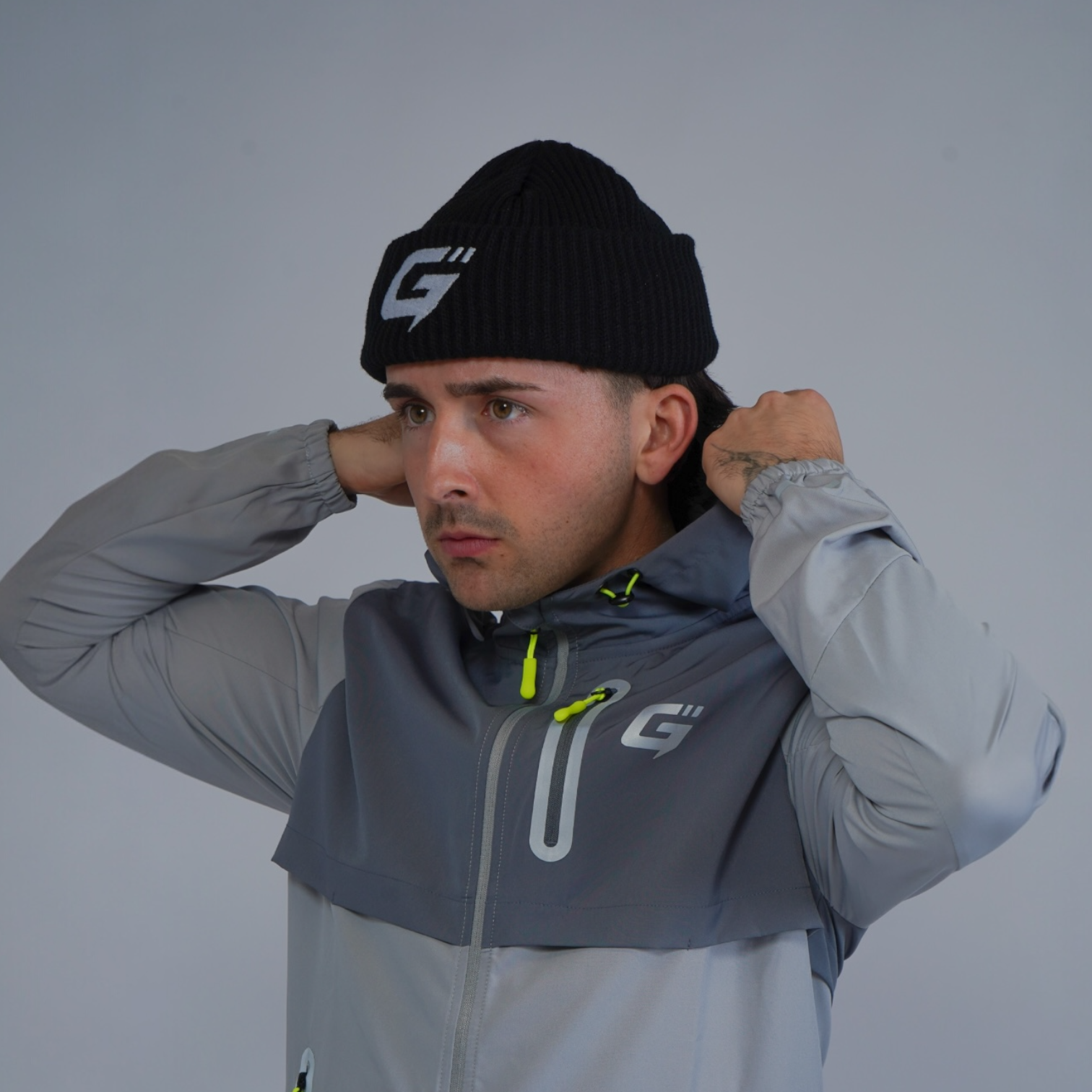 PEAK BEANIE HAT - BLACK